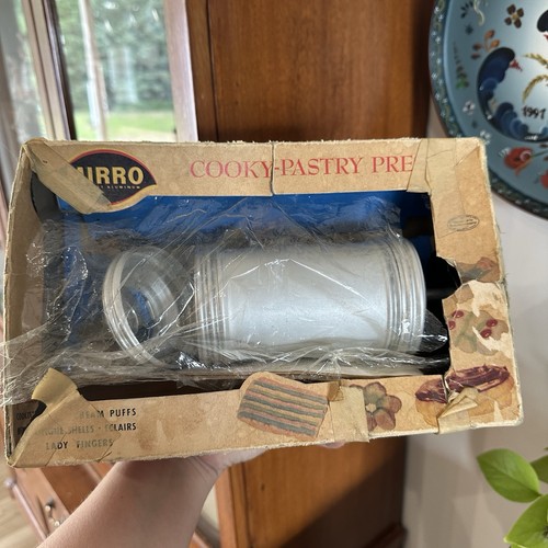 MIRRO VINTAGE Aluminum Cooky Cookie Pastry Press 358-AM Plates Discs Tips Box