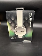SOL REPUBLIC TRACKS HD WHITE ON EAR HEADPHONES MIC V10 SOUND ENGINE