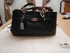 coach 3 compartment handbag