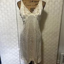 Wondermaid Vintage Full Slip Lace Trim Non Cling Size Medium USA UNION MADE