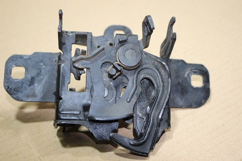 Motorhaubenschloss Schloss 1J0823509E / 1JD823509B VW Golf IV Bj,00