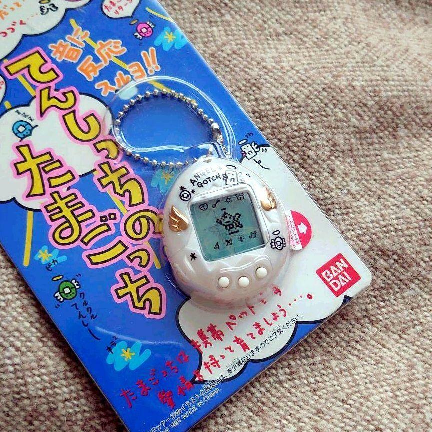 TAMAGOTCHI バーチャルペット ホワイト Bandai Tamagotchi Connection V1 Shiny White Pearl Kisses