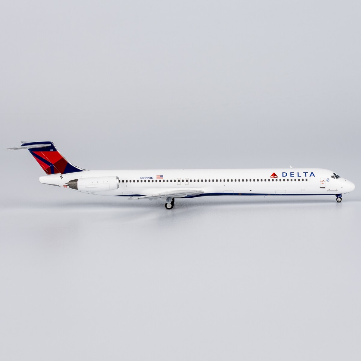 デルタ航空 Planetags MD-88 DELTA®- MD-88 PlaneTags Tail # N982DL | Aircraft Skin