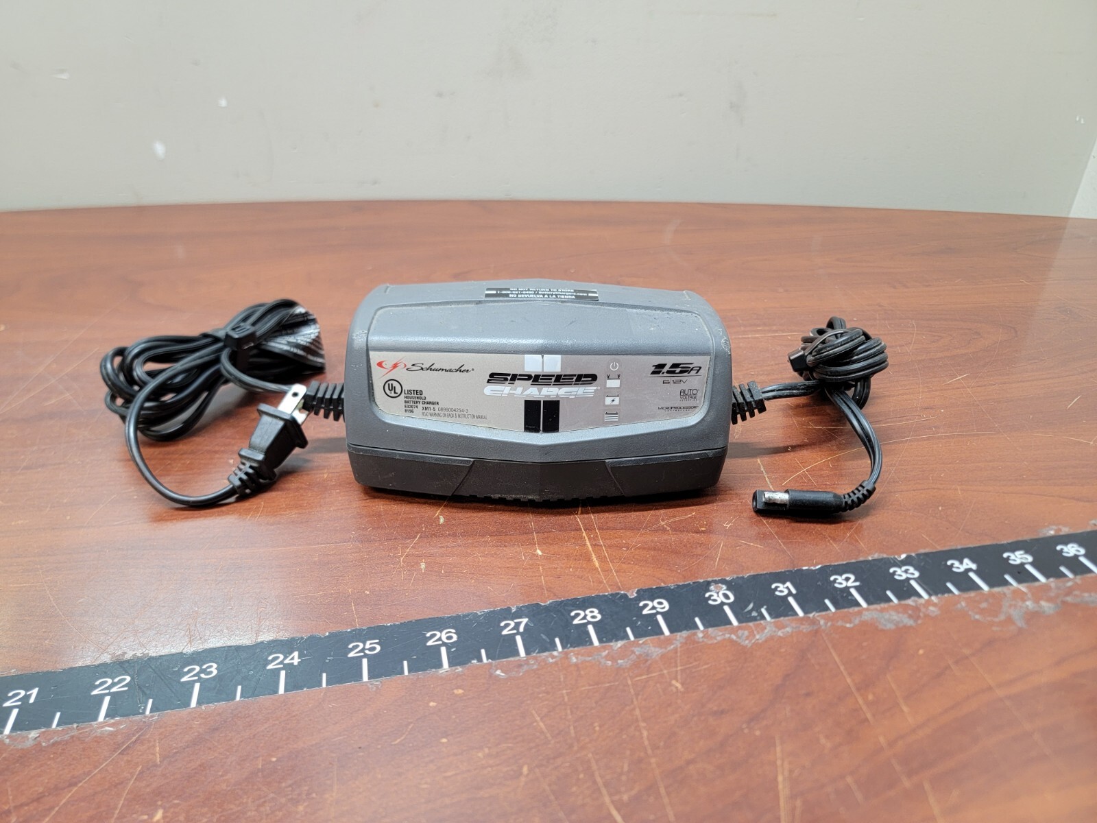 Schumacher 6V/12V 1.5A Speed Charge Car Mower Motorcycle Battery