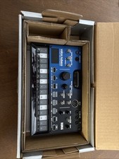 Korg Volca Nubass Vacuum Tube Analog Synthesi...