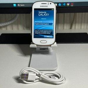 Samsung Galaxy Fame GT-S6810P – 4 GB – Smartphone weiß (entsperrt) 0046