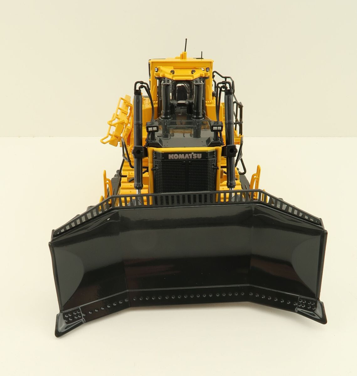 D475A-8 クローラードーザー 1:50 1/50 Scale First Gear Komatsu D475A-8 Dozer – Titan Diecast LLC