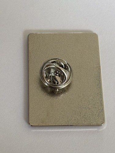 LONDON IRISH RFC EXILES OFFICIAL RUGBY LAPEL PIN BADGE - Picture 2 of 2