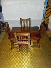 Concord Miniatures Dollhouse Furniture Table & 4 Chairs Set NIB