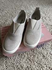 New Kensie Salia Beige Ladies Size 8 Canvas Slip-on Shoe