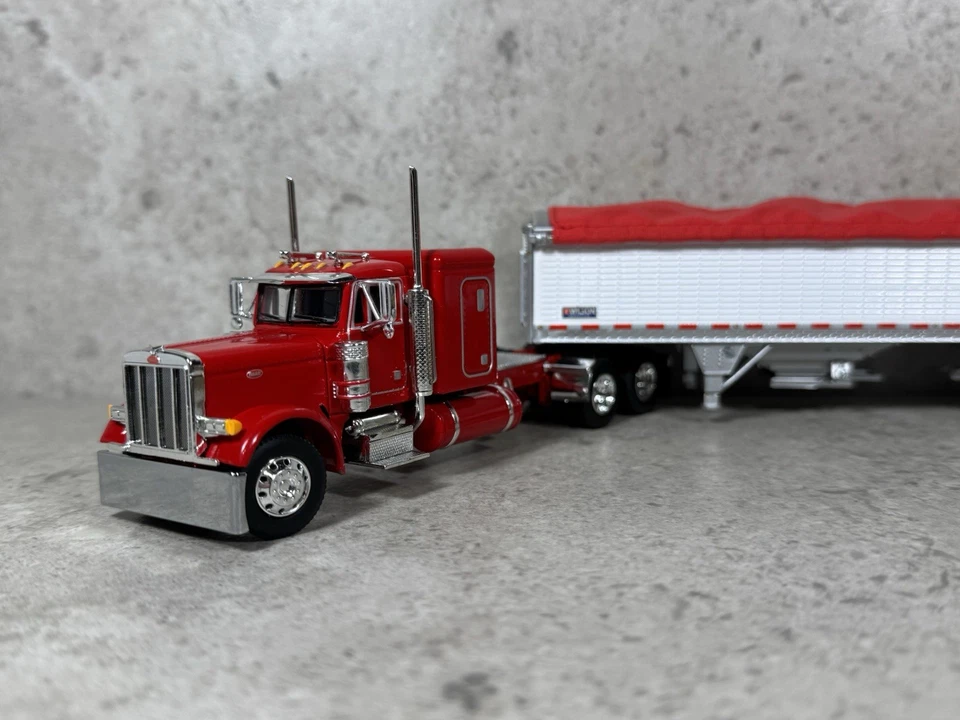 1/64 Peterbilt 379 w/ Wilson Grain Trailer Red/White DCP By First Gear - Image 4 of 4