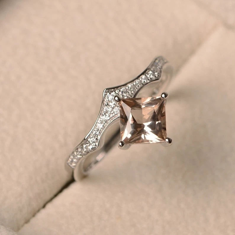 Alianza de diamantes y morganita natural princesa de 1,20 quilates de oro blanco de 14 quilates talla 7 Foto 2 de 4