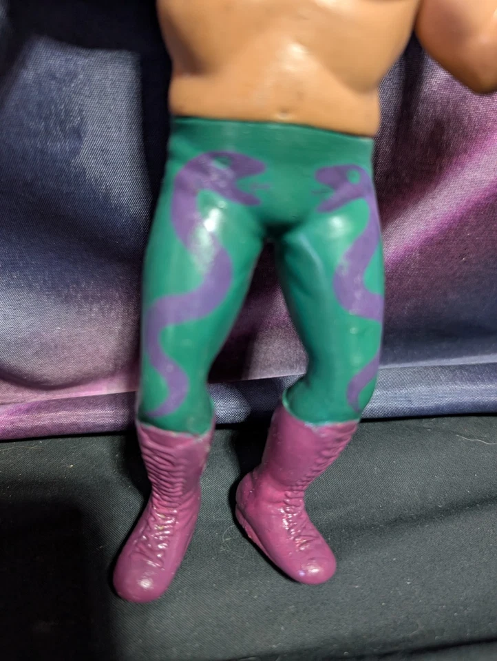 Boneco Jake The Snake Roberts WWF LJN Wrestling Superstars Damien Snake veja fotos - Imagem 2 de 4