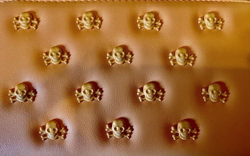 Betsey Johnson Papaya Orange Skull Sugar Skulls Halloween Wristlet Wallet $58 - Picture 2 of 7