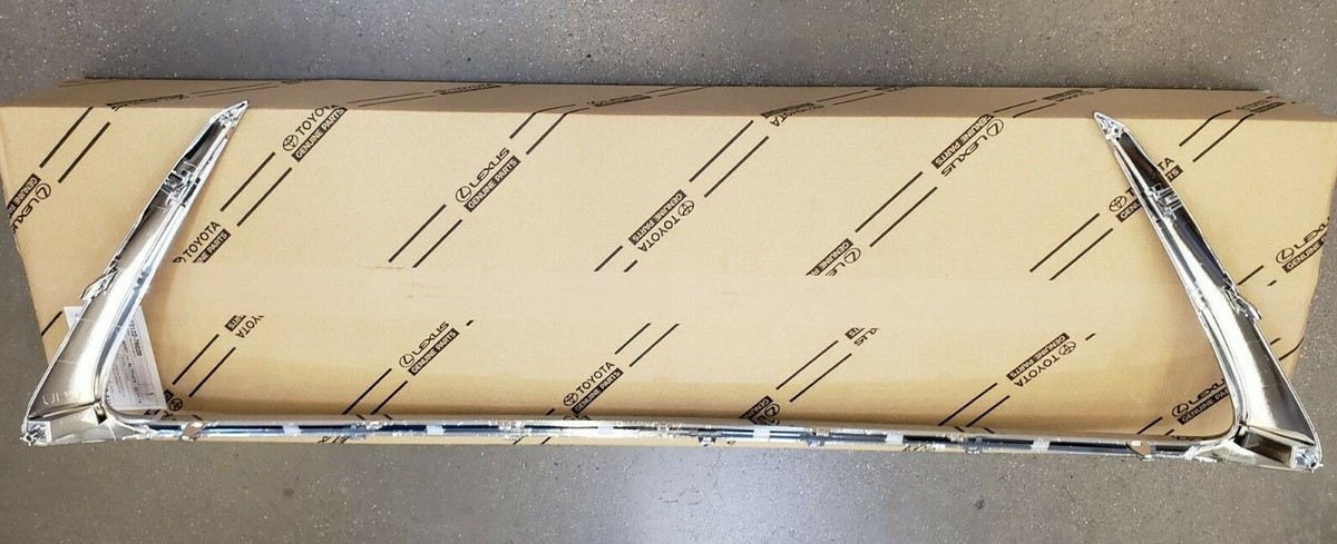 LEXUS OEM FACTORY ( CHROME ) LOWER GRILL SURROUND 2016-2017 CT200H