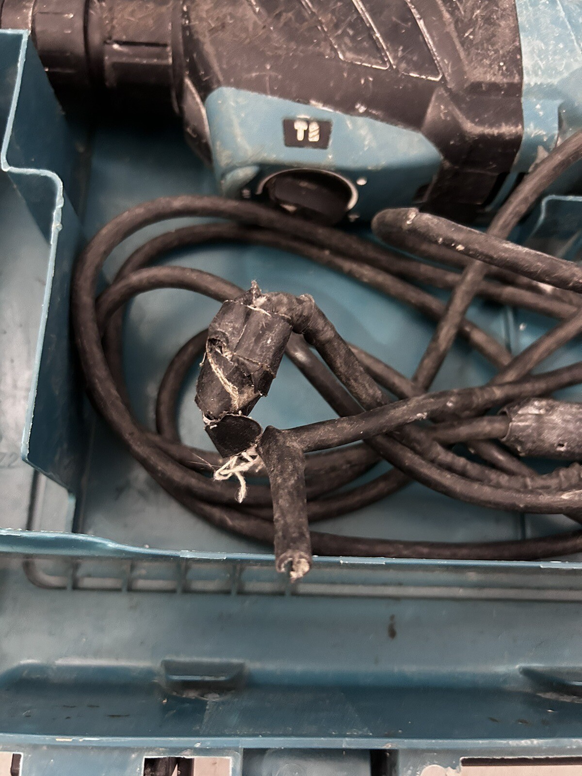 Makita HR2641 1 inch AVT Rotary Hammer With Case 88381687485 eBay