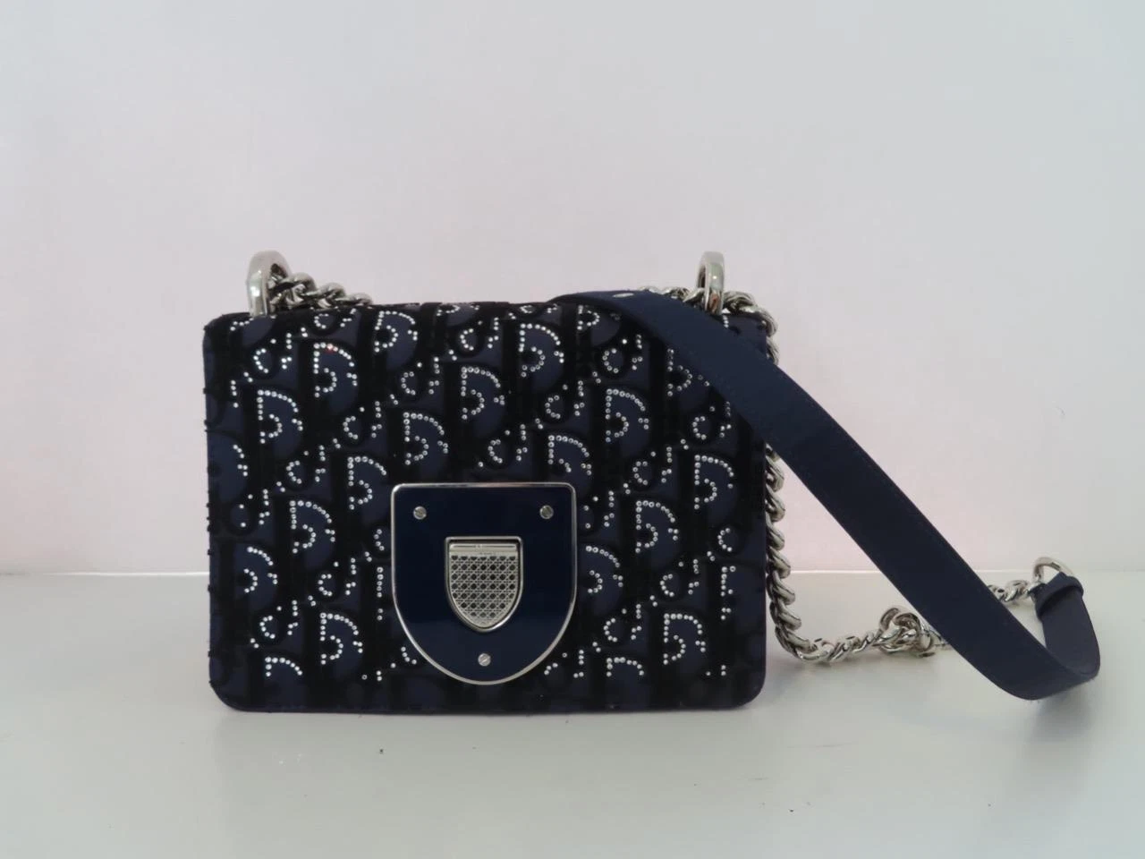 Sac club diorama Christian Dior velours marine oblique/cristaux argent quincaillerie