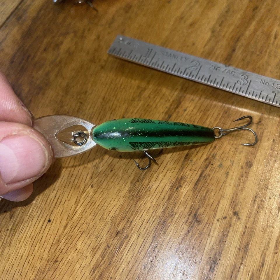REEF RUNNER Fishing Lure 2.25” Length 1/4 Oz Weight Yellow Perch Glitter Used - Image 2 of 4