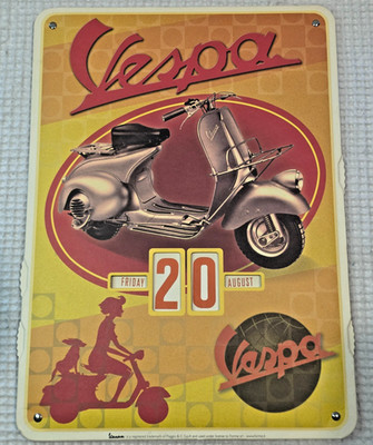 VINTAGE-STYLE Forme Vespa perpetual wall calendar