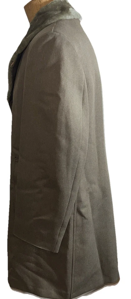 Trench coat masculino vintage London Fog forrado de pele sintética bronzeado tamanho 40 regular usado - Imagem 4 de 4