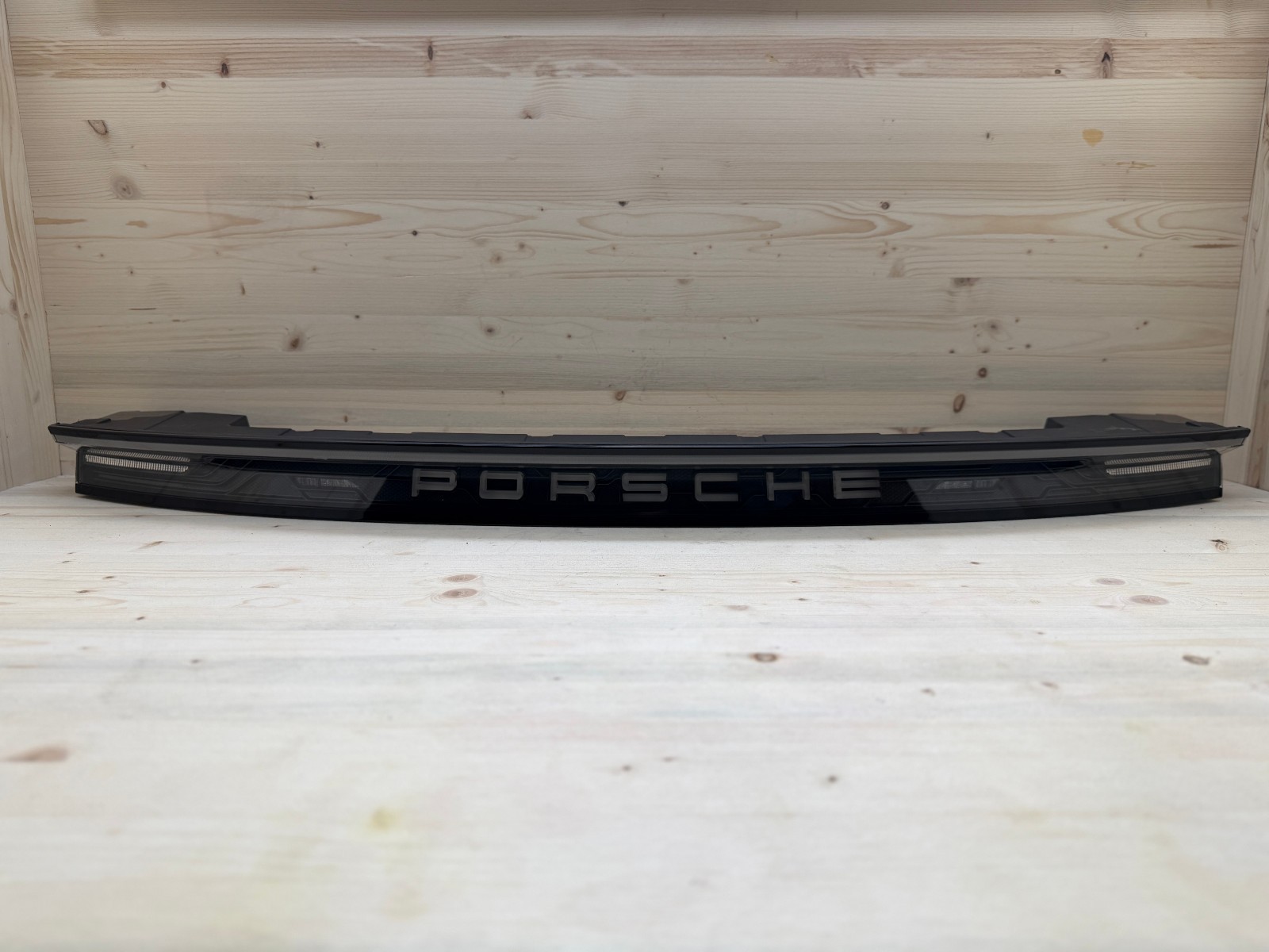 9J1945082D Fanale Stop Posteriore Centrale LED Porsche Taycan 2020-2026 Usato