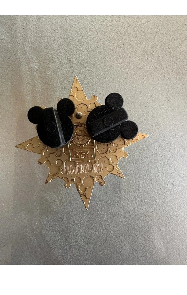 Disney Park Official Conscience 18kt Jiminy Crickets Pin Exclusive Limited ￼ - Image 2 of 4