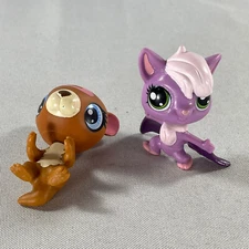 Lot of 2 Littlest Pet Shop Figures: Otter #3205 & Stormie Batters Bat #3882 lps