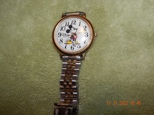 VINTAGE DISNEY Time Works Mickey Mouse Gold Tone Quartz Watch Works Great Shape