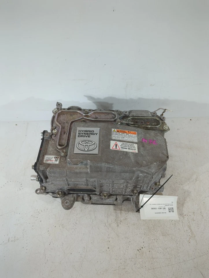 Convertidor de voltaje Toyota Yaris Vvt-i Icon M-drive 2014-2017 08000964212 M76 Foto 2 de 4