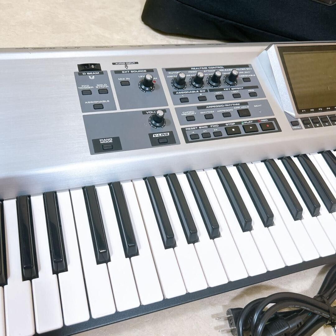 Roland Fantom X7 76-Keys Digital Keyboard Synthesizer Music Roland Fantom X7 76-Keys Digital Keyboard Synthesizer Music