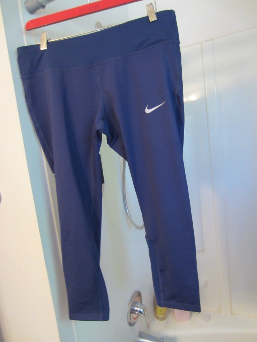 NWOT women's active wear capri pants Nike Dri-Fit Running Size L