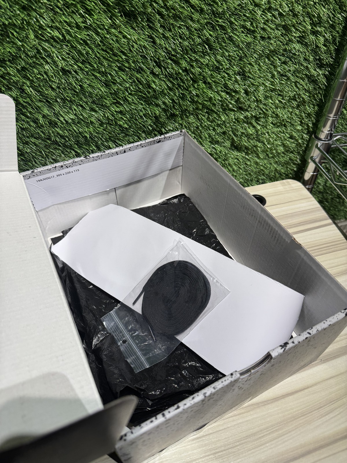 Size 6.5Y - Jordan 5 Retro OG Black Metallic Reimagined (GS) Sz 6.5Y HF3976-001  thumbnail 7