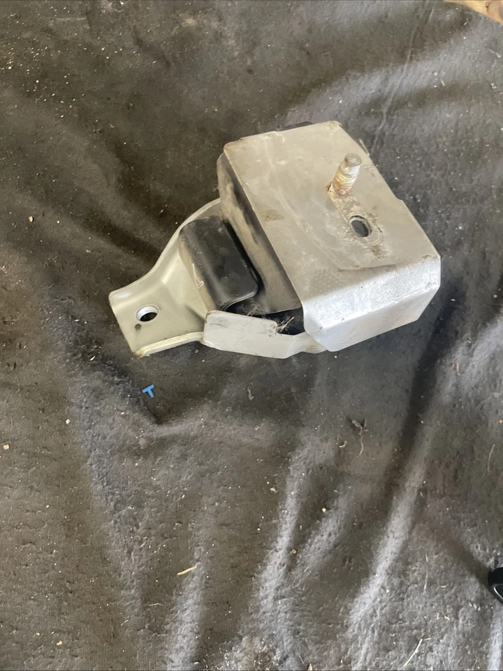 Soporte motor lado derecho Subaru 41022FA092 Foto 4 de 4