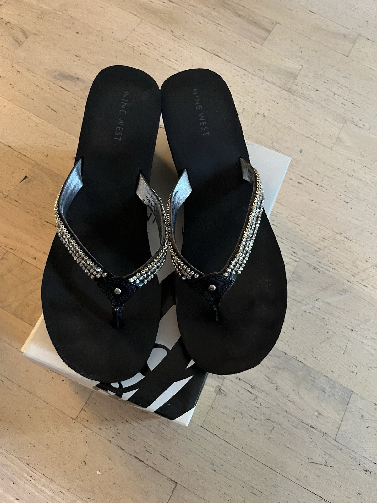 APL Sandalo con zeppa plateau Nine West e strass
