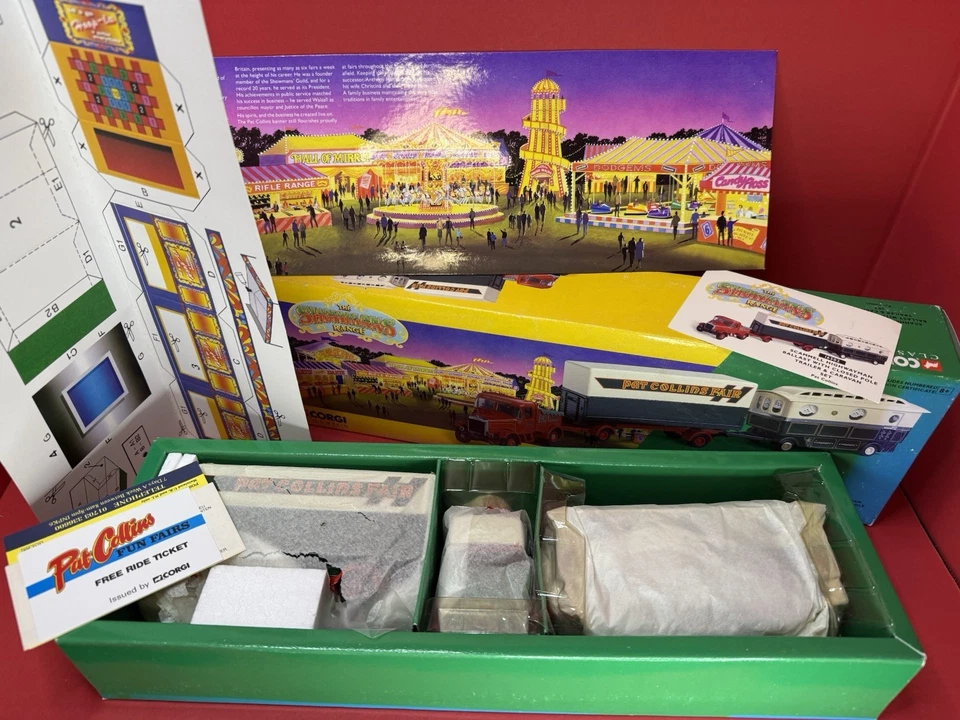 Corgi Classics #16502 The Showman's Range PAT COLLINS FAIR Tractor & Caravan Set - Image 2 of 3