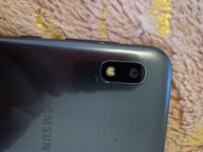 Samsung Galaxy A10 · 32GB