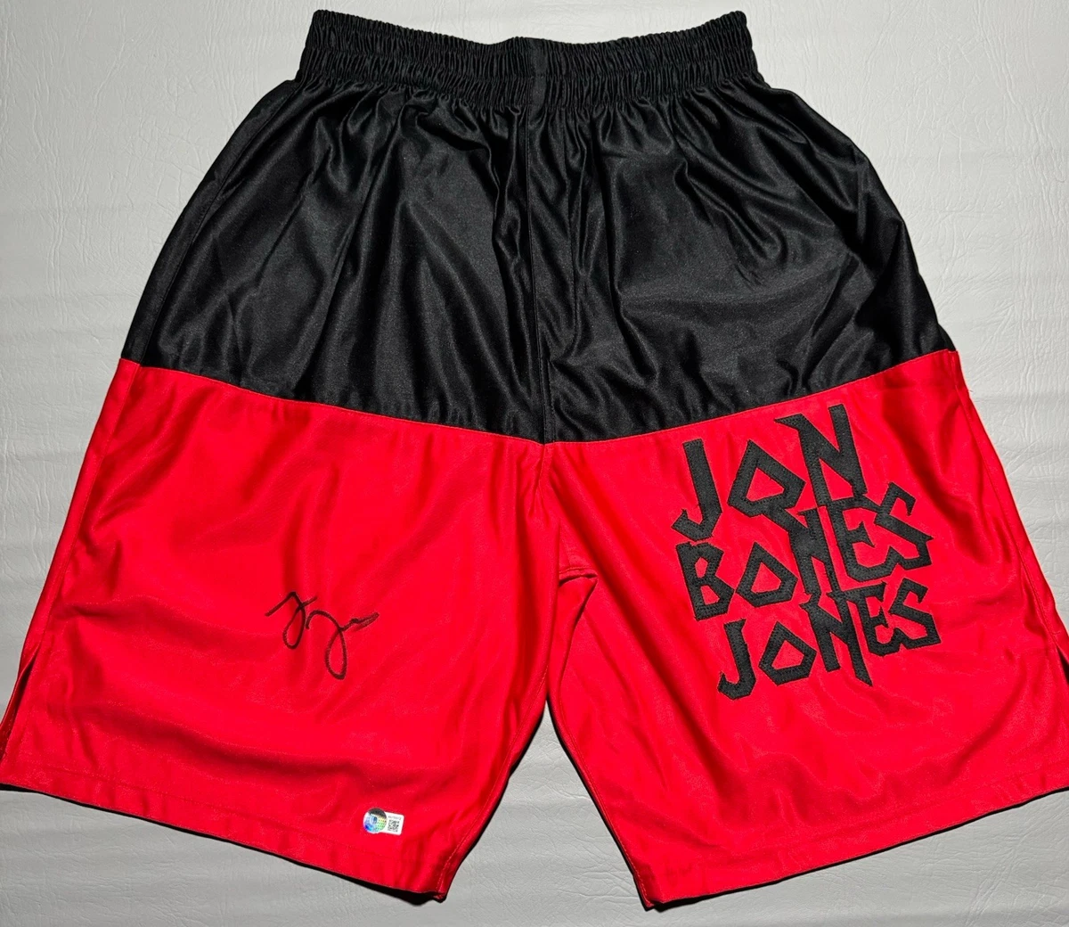 Mallots De Boxe Jon Jones Signés - Rouge, Authentifiés Beckett BAS, COA, Collector UFC