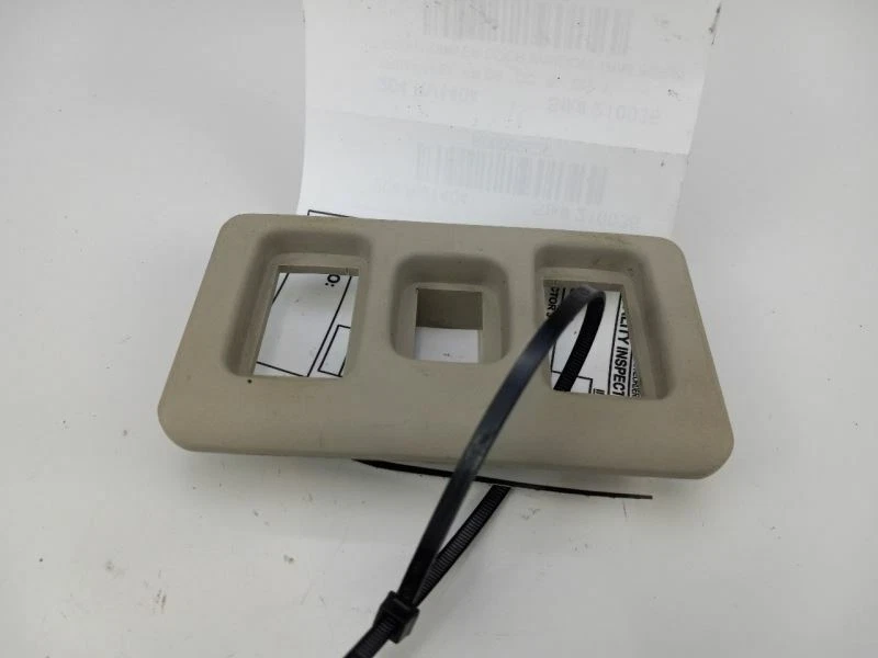 Land Rover Discovery 2004 puerta del conductor ventana moldura bisel Foto 2 de 3