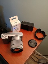Sony Alpha NEX-5 14.2MP Mirrorless Camera 28 Shutter count 18-55mm zoom EC  