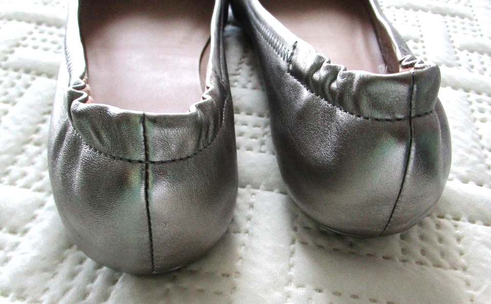 Sapatilhas de balé Tory Burch Minnie Reva couro viagem estanho metálico cinza 7,5 M - Imagem 4 de 4