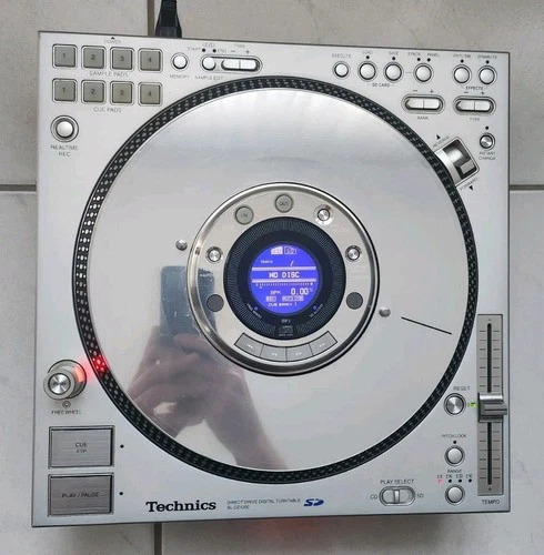Technics SL-DZ1200 - Digital Turntable