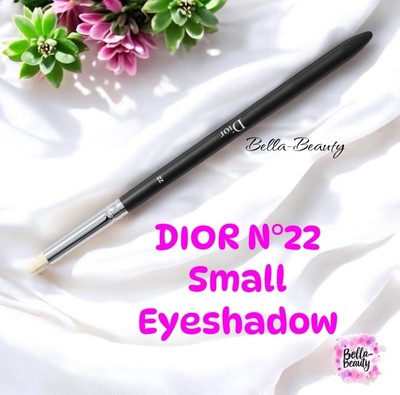 DIOR N° 22 Backstage Small Eyeshadow Blending Brush       ~NEW~