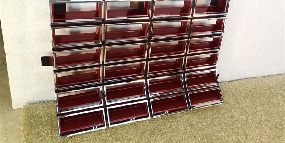 *1981* Parte GM #22506833 rojo oscuro Oldsmobile Cutlass Calais LH rejilla inserto Nuevo de Lote Antiguo Foto 4 de 4