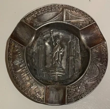 Ashtray Statue of Liberty New York City  Souvenir looks vintage