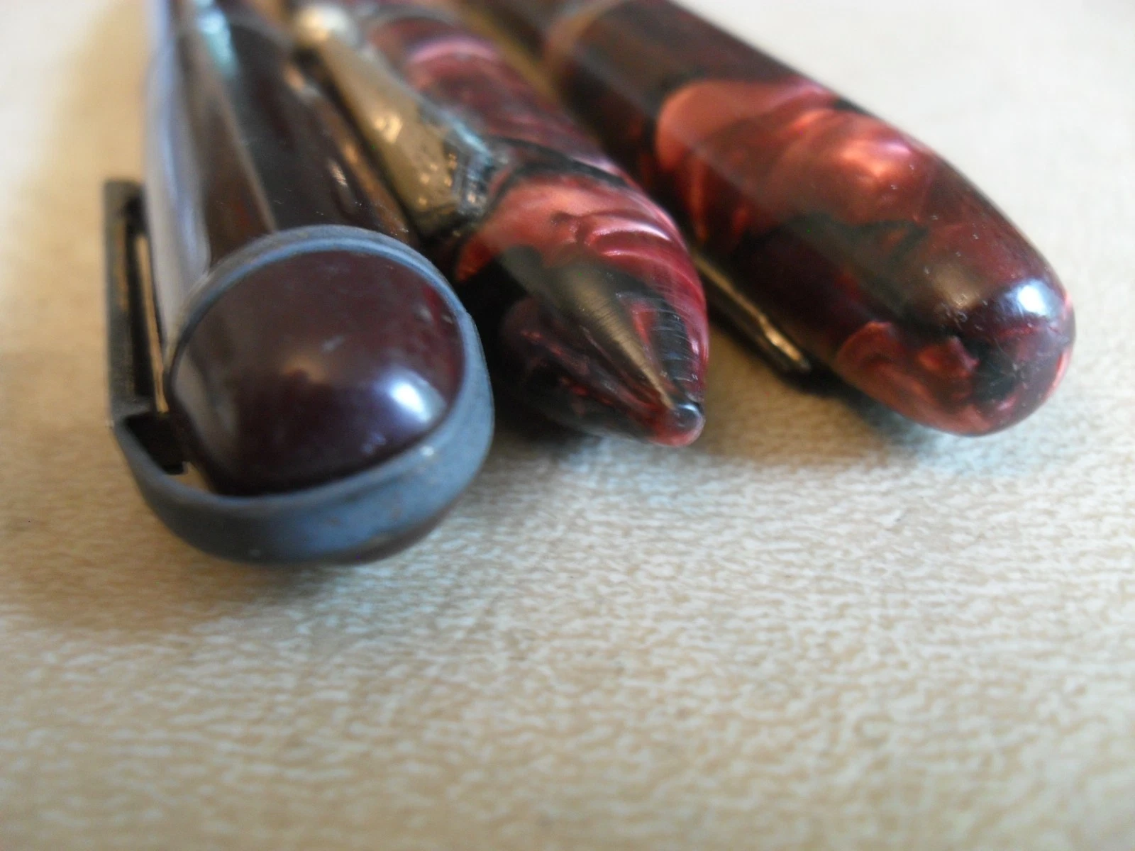 Lot of 3 Vintage Fountain Pens With 14K Gold Nibs - Eversharp - Moore - Traveler image 9