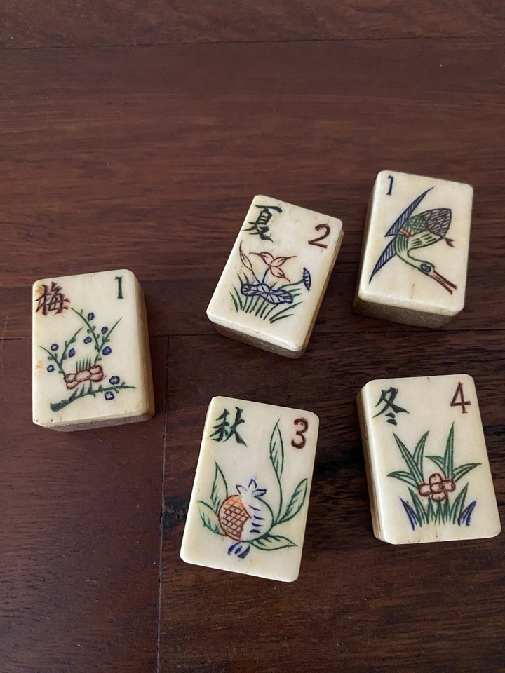 1920s Hand-Carved Bovine Bone & Bamboo Mahjong Tiles — 145 pcs, Dovetail Joint - Image 2 of 4