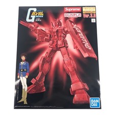 Supreme 21AW WEEK17 MG 1/100 RX-78-2 GUNDAM Ver.3.0 Plat model Red white plastic