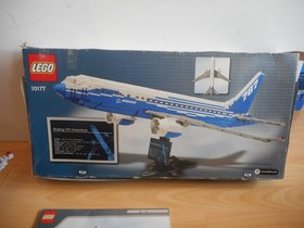 LEGO Boeing 787 Dreamliner with Box (Lego No: 10177)