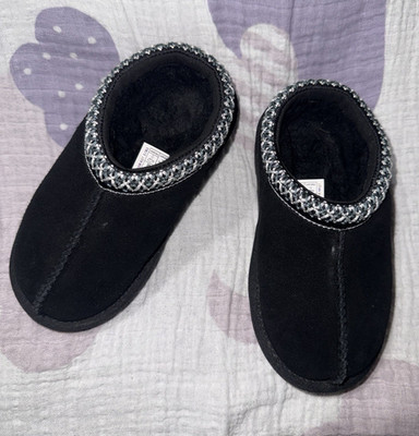 UGG kids Black Suede Ankle Bootie Pull-On Beaded Round Toe US kids 10
