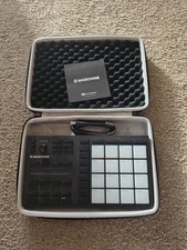 Native Instruments MASCHINE MIKRO MK3 Drum Controller
